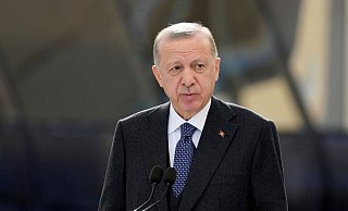 Der türkische Präsident Recep Tayyip Erdogan fordert von Russland eine Waffenruhe in der Ukraine. - Foto: Ebrahim Noroozi/AP/dpa