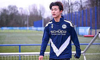 Kaito Mizuta trainierte am Mittwoch alleine an der Friedrich-Hagemann-Straße. Es dürfte die letzte Einheit im Arminia-Dress gewesen sein. - Teresa Kroeger