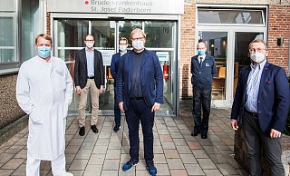 Das Team für Patienten mit Schädel-Hirn-Trauma besteht aus verschiedenen Experten und deren Teams. - Brüderkrankenhaus St. Josef