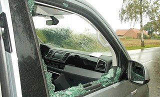 Auch ein Multivan wurde von den Kriminellen aufgebrochen. - Polizei Minden-Lübbecke