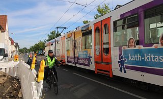Die Jöllenbecker Straße in Bielefeld soll 30 Monate lang umgebaut werden. Auf die Stadtbahn müssen Nutzer ab Mitte 2027 verzichten. - Sylvia Tetmeyer