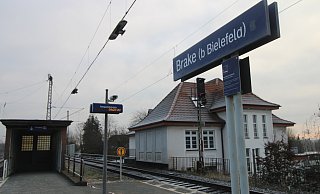 Täglich nutzen rund 1.150 Reisende den Bahnhof in Bielefeld-Brake. Das soll auch in Zukunft so bleiben. - Sylvia Tetmeyer Täglich nutzen rund 1.150 Reisende den Bahnhof in Bielefeld-Brake. Das soll auch in Zukunft so bleiben. - Sylvia Tetmeyer