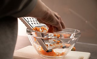 Karotten hinterlassen gern Verfärbungen auf Plastik - wie wird man die Flecken wieder los? - Christin Klose/dpa-tmn