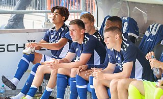 Auf dem Feld, auf der Bank oder sogar nur auf der Tribüne? Einige Bielefelder, wie etwa Kaito Mizuta (l.), mussten zuletzt den Weg hinaus aus dem Fokus gehen. - Oliver Krato