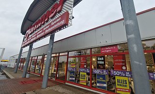 Im Hammer Markt in Künsebeck läuft derzeit ein Räumungsverkauf mit Rabatten von bis zu 50 Prozent. Bis Ende Dezember soll alles leer sein, danach soll mit einem neuen Konzept wiedereröffnet werden. - Uwe Pollmeier