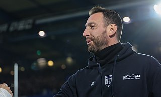 Arminia Bielefelds Trainer Mitch Kniat und seine Mannschaft streben einen abschließenden Sieg gegen Waldhof Mannheim an. - Oliver Krato