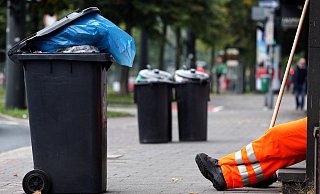 Das Müllaufkommen unterscheidet sich in OWL sehr - genauso wie der Umgang damit. - dpa