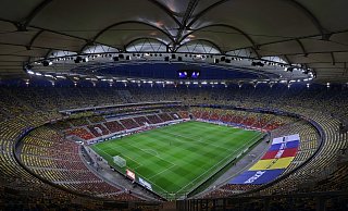 Blick in das Stadion vor dem Spiel. - Foto: Stefan Constantin/dpa