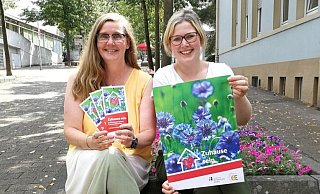 Stellen das Programm vor: Ina Rohleder (l.) und Anna-Lena Strakeljahn vom Kirchenkreis Vlotho. - Andrea Weyer