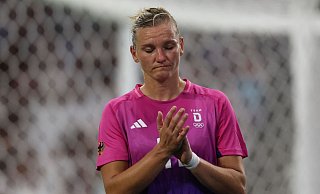 Alexandra Popp hat nach ihrer Knieverletzung Entwarnung gegeben. - Pascal Guyot/AFP/dpa