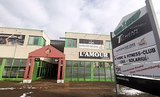 Der Lack des Kaiser Centers ist ab. Die Stadt hat bereits vor fünf Monaten die Betriebserlaubnis entzogen, nun gibt es die nächste Insolvenz. - Susanne Barth