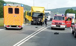 Die B 239 musste für mehrere Stunden gesperrt werden. - Polizei Minden-Lübbecke