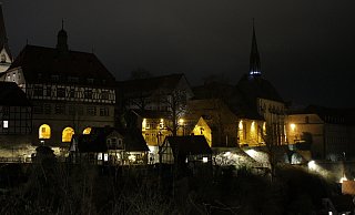 Die Südansicht mit der evangelischen Kirche Maria in Vinea am Brüderkirchhof. - Dieter Scholz