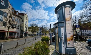 Die City-Toilette auf dem Klosterplatz ist seit Jahren geschlossen. Demnächst soll sie abgebaut werden. - Foto: Andreas Zobe/NW