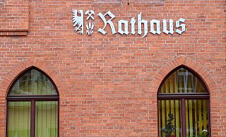 Das Rathaus der Einheitsgemeinde Tangerhütte. Hier ist das Digitale Rathaus schon heute Realität. - Klaus-Dietmar Gabbert/dpa