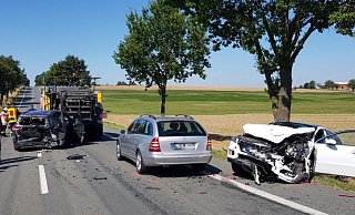 Bei einem Auffahrunfall auf der B68 wurden fünf Personen verletzt. - Feuerwehr Lichtenau