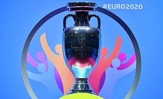 Das Objekt der Begierde: Die EM-Trophäe. - Foto: Harold Cunningham/UEFA via Getty Images/dpa