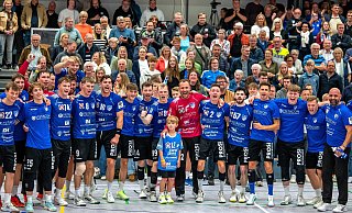 Derbysieger: der 36:35-Sieg in eigener Halle war das bisherige Highlight für die Mannschaft des TuS Spenge. Mit 8:4 Punkten haben die Blauen einen sehr vorzeigbaren Saisonstart in der 3. Liga hingelegt. - Joel Beinke