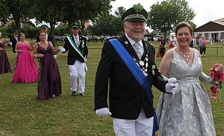 Kornelia und Dieter Stötefalke sind das Königspaar des Heimatschutzvereins Wewelsburg. - Johannes Büttner