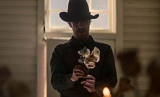 Benedict Cumberbatch als Phil Burbank. - Kirsty Griffin/Netflix