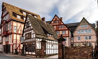 Der Gebäudekomplex mit dem Forum Anja Niedringhaus (l.). - Noltenhans/Privat