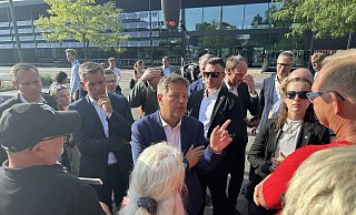 Der Artikel über die Krise beim Wärmepumpenhersteller Stiebel Eltron und den Besuch von Wirtschaftsminister Robert Habeck gehören zu den Artikeln im Kreis Höxter, die Leser besonders interessiert haben. - Ralf T. Mischer