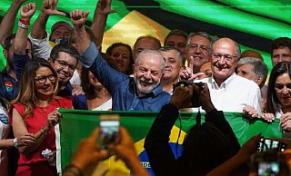 Luiz Inácio Lula da Silva hält in São Paulo seine erste Rede vor der Presse nach seinem Sieg. - Lincon Zarbietti/dpa