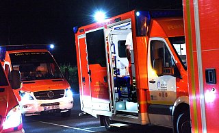 Der Rettungssanitäter stürzte nach dem Schubser durch die geöffnete Tür des Rettungswagens. - BarbaraFranke