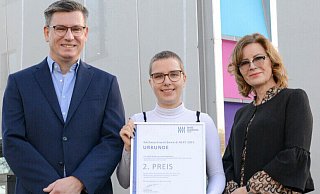 Mike Färber (Geschäftsstelle Textilakademie NRW), Judith Bünder und Anke Hollkott (stellvertretende Leiterin Textilakadmie NRW). - Textilakadmie NRW
