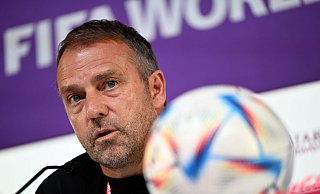 Bundestrainer Hansi Flick spricht auf einer Pressekonferenz. - Federico Gambarini/dpa