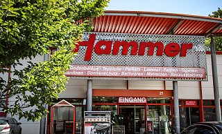 Der Herforder Hammer-Fachmarkt an der Salzufler Straße wird von der nun insolventen Brüder-Schlau-Gruppe aus Porta Westfalica geführt. - Moritz Trinsch