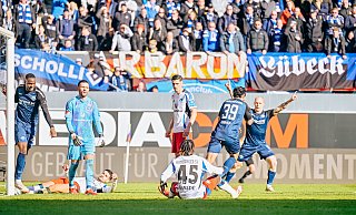 Der SC Paderborn gewinnt mit 2:0 gegen Tabellenführer HSV. - Besim Mazhiqi Der SC Paderborn gewinnt mit 2:0 gegen Tabellenführer HSV. - Besim Mazhiqi