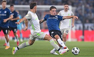 Marvin Mehlem (r.), hier im DFB-Pokalspiel gegen Werder Bremen, kennt den nächsten Gegner SC Paderborn aus der Vorsaison. - Teresa Kröger