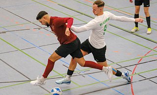 Der FC Altenhagen besiegte in der Vorrunde den VfL Oldentrup (helle Trikots) 2:1. - Andreas Zobe