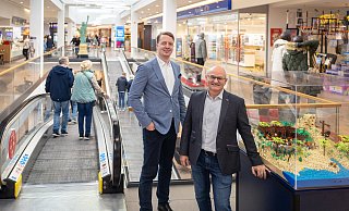 Felix Klingenthal (l.) und Steffen Richert sind zwei der drei Geschäftsführer des Paderborner Südring-Centers. Sie kritisieren das Einzelhandels- und Zentrenkonzept. - Niklas Tüns