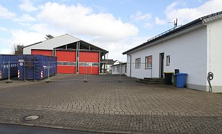 Der Umbau für die künftige Halle des Bücherbusses hat in Wewelsburg dieser Tage begonnen. Sie befindet sich in direkter Nachbarschaft zur Gedenkstätte des KZ Niederhagen. - Johannes Büttner