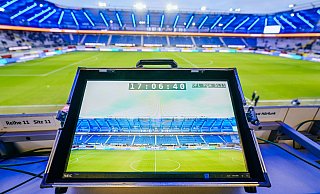 Die Fußballspiele des SC Paderborn in 2. Bundesliga werden stets im TV und Stream übertragen. - Besim Mazhiqi