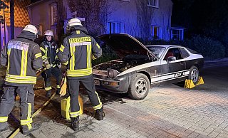 Durch das beherzte Eingreifen der Bielefelder Polizei konnte sich das Feuer nicht ausbreiten. - Paul Brinkmann