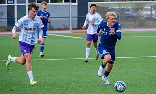 Tim Bärenwaldt (r.) und seine U19-Arminen besiegten Osnabrück mit 5:0. - Andreas Zobe Tim Bärenwaldt (r.) und seine U19-Arminen besiegten Osnabrück mit 5:0. - Andreas Zobe