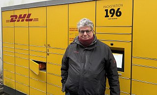 Als der Bielefelder Alexander Weber ein Paket an der Packstation versendet, trifft er auf ein bereits belegtes Fach. - Paul Brinkmann Als der Bielefelder Alexander Weber ein Paket an der Packstation versendet, trifft er auf ein bereits belegtes Fach. - Paul Brinkmann