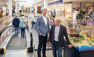Felix Klingenthal (l.) und Steffen Richert sind zwei der drei Geschäftsführer des Paderborner Südring-Centers. Sie kritisieren das Einzelhandels- und Zentrenkonzept. - Neue Westfälische