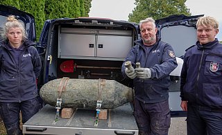 Patricia Heyne (v.l.), Peter Asmussen und Patrick Engelbert haben die Bombe in Bielefeld entschärft. - Paul Brinkmann