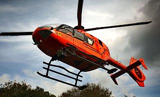 Rettungshubschrauber Christoph 13 ist auf der A33 bei Bielefeld nach einem Unfall gelandet. - Sarah Jonek