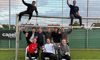 Am Freitagabend konnten die Bielefelder Fußballer vom VfL Theesen bereits den Aufstieg in die Westfalenliga feiern. - Nicole Bentrup