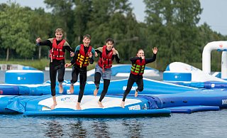 Der neue Wasserparcours am Nesthauser See in Paderborn-Sande soll zum Rutschen, Springen, Klettern und Balancieren einladen. - Tim Harasta