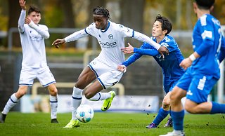 Arminias U19-Offensivspieler Daniel Sumbu sorgte schon bei den DSC-Profis, hier im Westfalenpokal in Herne, für Furore. - Sarah Jonek Arminias U19-Offensivspieler Daniel Sumbu sorgte schon bei den DSC-Profis, hier im Westfalenpokal in Herne, für Furore. - Sarah Jonek
