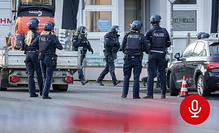 Zwei der vier schwerverletzten Männer schwebten in Lebensgefahr. Manche von ihnen wiesen gleich mehrere Schussverletzungen auf. Der 63-jährige Vater von Hüseyin A. (34), des wegen Mordes an Besar Nimani angeklagten Bielefelders, musste notoperiert werden. - Oliver Krato Zwei der vier schwerverletzten Männer schwebten in Lebensgefahr. Manche von ihnen wiesen gleich mehrere Schussverletzungen auf. Der 63-jährige Vater von Hüseyin A. (34), des wegen Mordes an Besar Nimani angeklagten Bielefelders, musste notoperiert werden. - Oliver Krato