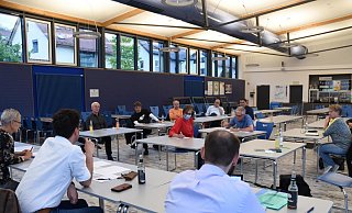 Die Wahlversammlung der Grünen in der Mensa/Aula der Heinz-Sielmann-Schule. - Grüne