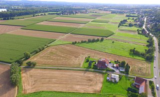 Ein möglicher Neubau der Dehmer Straße würde mitten durch die Weserauen führen - davon wären nicht nur die Menschen, sondern auch die Natur massiv betroffen. - Jens Reddeker