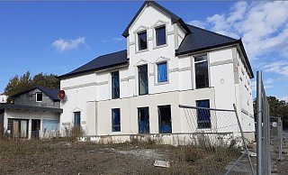 Der Gebäudekomplex an der B 239. - Jobst Lüdeking